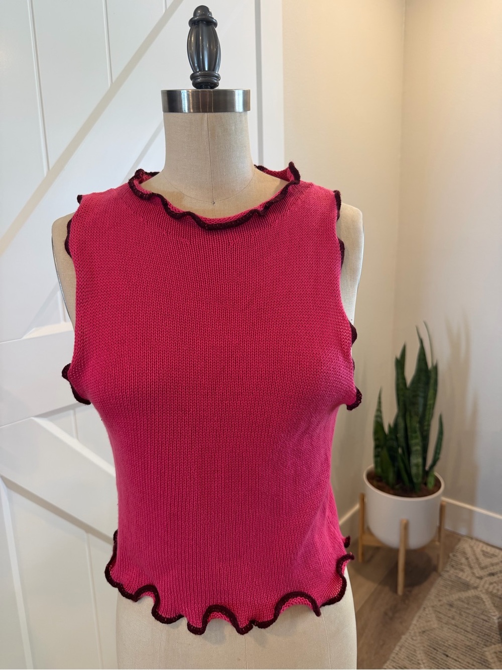 silence + noise Hot Pink Sleeveless Ruffle-Trim Knit Tank
